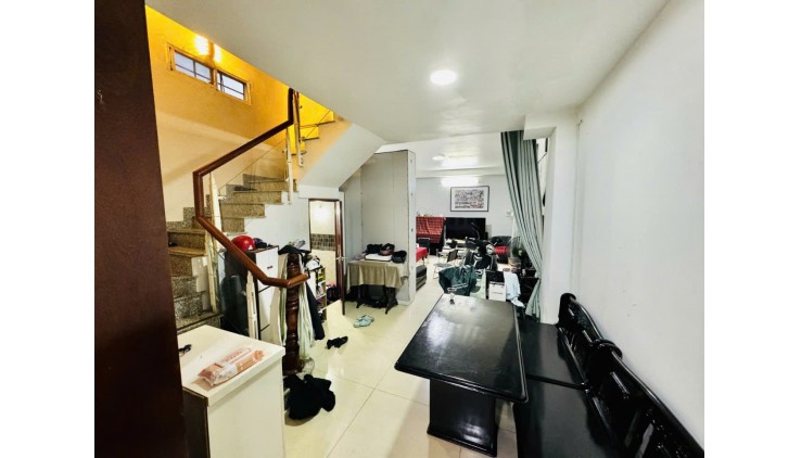 Hiếm CHDV sát Bầu Cát - Âu Cơ - 5 tầng - HXH Doanh Thu tốt